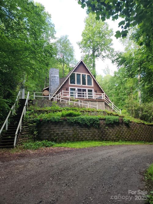 44-370 Woodland Hills Dr, Elk Park, NC, 28622 | Card Image