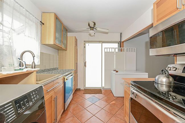 58 Maple St, House other with 3 bedrooms, 1 bathrooms and null parking in Central Islip NY | Image 7
