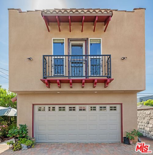 a-9056 Hubbard St, Culver City, CA, 90232 | Card Image