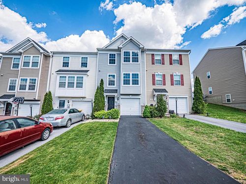79 Kensington Ter, MARTINSBURG, WV, 25405-5819 | Card Image