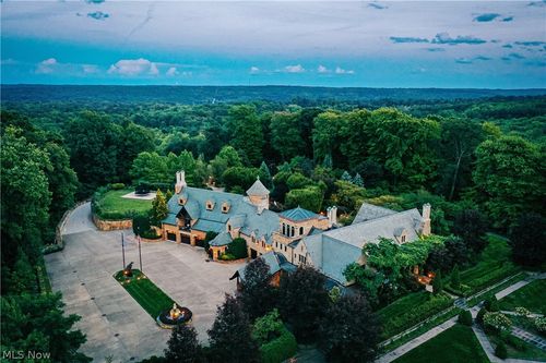 8900 Eagle Rd, Kirtland, OH, 44094-8617 | Card Image