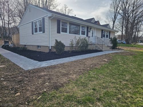 275 Malapardis Rd, Cedar Knolls, NJ, 07927-1016 | Card Image