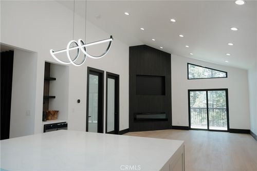 129 Winding Ln, Big Bear City, CA, 92314-9641 | Card Image