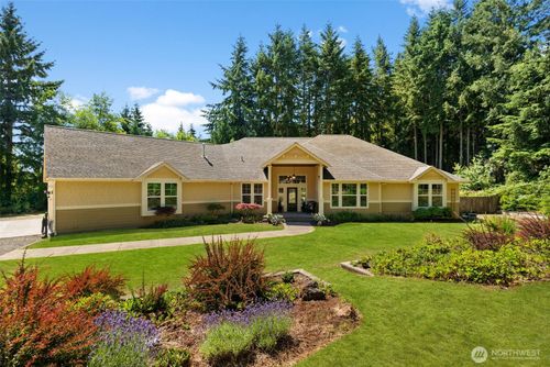 814 130th St Nw, Gig Harbor, WA, 98332-7400 | Card Image