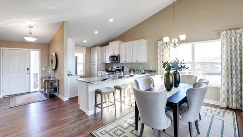 5200 Mustang Dr, Woodbury, MN, 55129-5751 | Card Image