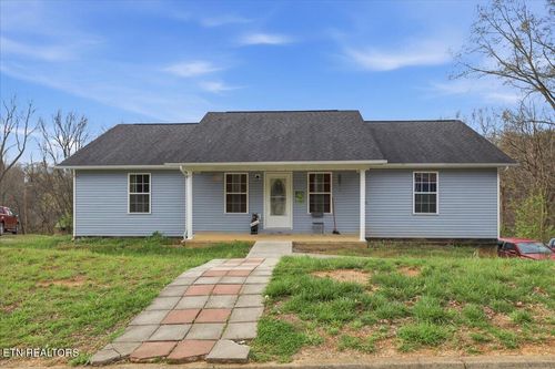 741 Catherine Crisp Way, Kodak, TN, 37764-2464 | Card Image