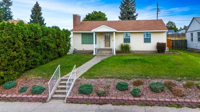 2728 W Hoffman Ave, Home with 4 bedrooms, 2 bathrooms and null parking in Spokane WA | Image 1