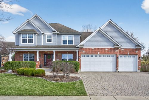 617 Whirlaway Dr, Genoa, IL, 60135-8037 | Card Image