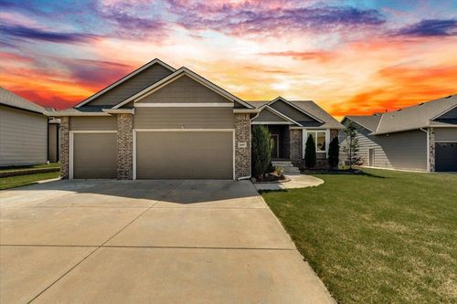 8407 W Coral St, Maize, KS, 67101-8710 | Card Image