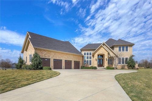 5460 W 208th St, Bucyrus, KS, 66013-9511 | Card Image