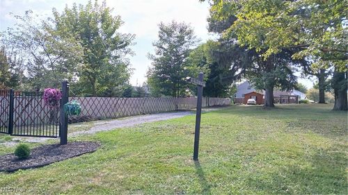671 Coitsville Rd, Campbell, OH, 44405-1149 | Card Image