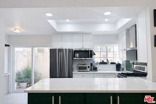 unit-113-800 Glenway Dr, Inglewood, CA, 90302-3837 | Card Image