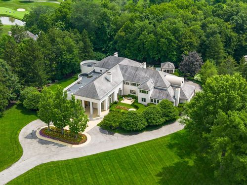 8565 Dunsinane Dr, Dublin, OH, 43017-8755 | Card Image