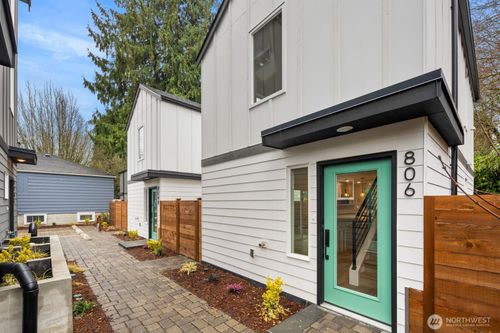 806 S Rose St, Seattle, WA, 98108-4432 | Card Image