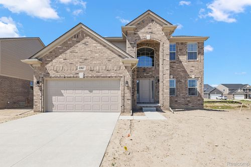 23827 Shadow Woods Ave, Macomb, MI, 48042-6075 | Card Image
