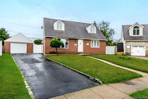 2728 Concord Dr, East Meadow, NY, 11554-3508 | Card Image