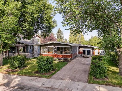 38 Westwood Dr Sw, Calgary, AB, T3C2V7 | Card Image