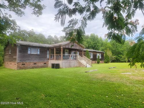 118 April Ln, Stella, NC, 28582-9661 | Card Image