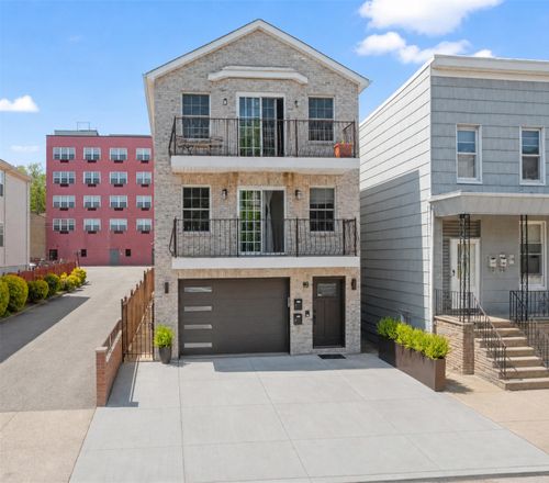 19 Cambridge Ave, Jersey City, NJ, 07307-2203 | Card Image