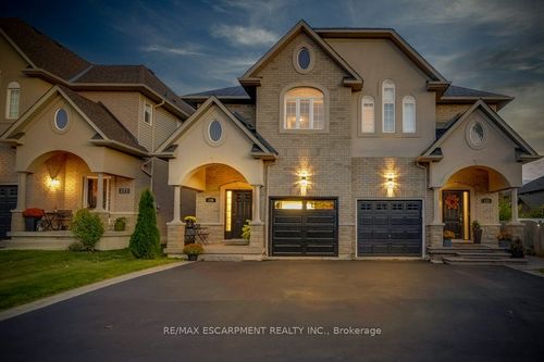 179 Chudleigh St, Waterdown, ON, L8B0J8 | Card Image