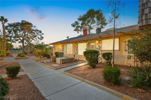 3982 Voxna St, Las Vegas, NV, 89119-7184 | Card Image