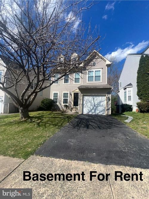 9241 Greenshire Dr, MANASSAS PARK, VA, 20111-3036 | Card Image