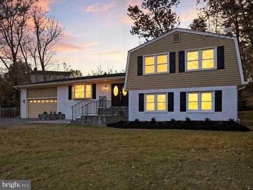 2133 Freda Dr, VIENNA, VA, 22181-3259 | Card Image