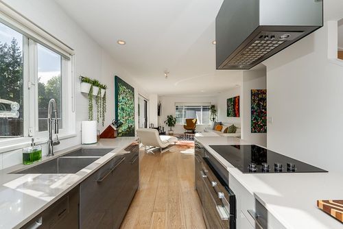 3988 Parkway Dr, Vancouver, BC, V6L3E1 | Card Image