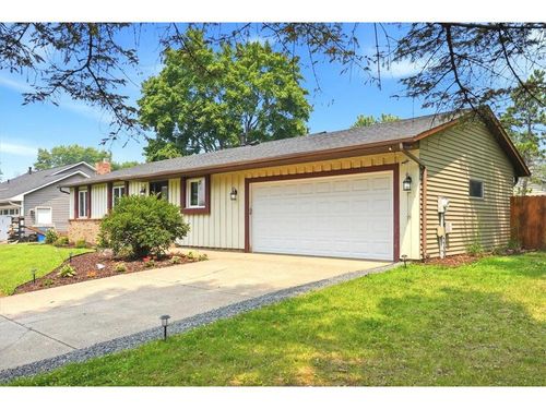 2602 Hawthorne Ln, Stillwater, MN, 55082-5246 | Card Image