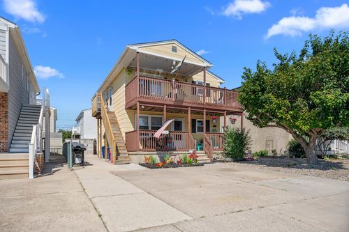 111 W Topeka Ave, Wildwood Crest, NJ, 08260-1170 | Card Image