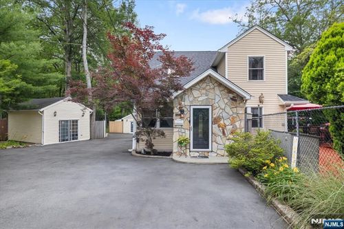19 Elm St, Haskell, NJ, 07420-1546 | Card Image