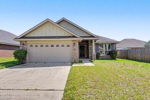 10601 Roundhill Dr, Gulfport, MS, 39503-5553 | Card Image
