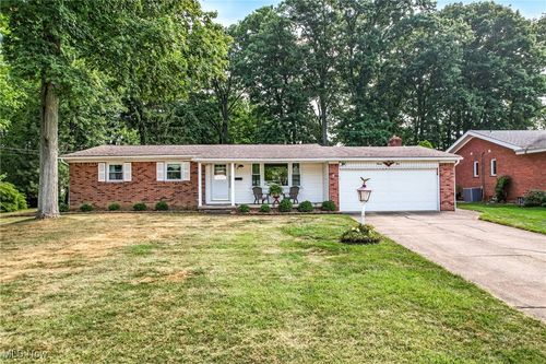 25 Lakeshore Dr, Struthers, OH, 44471-1453 | Card Image