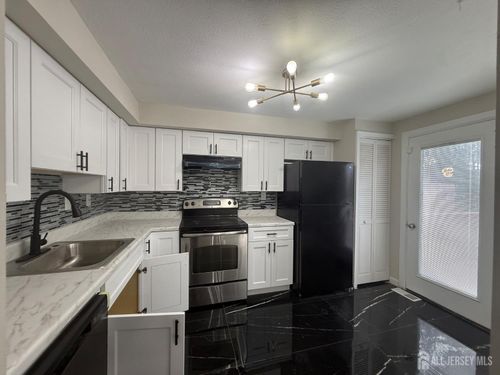 14 James Cubberly Ct, Trenton, NJ, 08610-2726 | Card Image