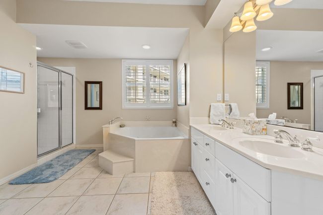 APT-122 - 1660 S Highway A1a, Condo with 3 bedrooms, 2 bathrooms and null parking in Jupiter FL | Image 30