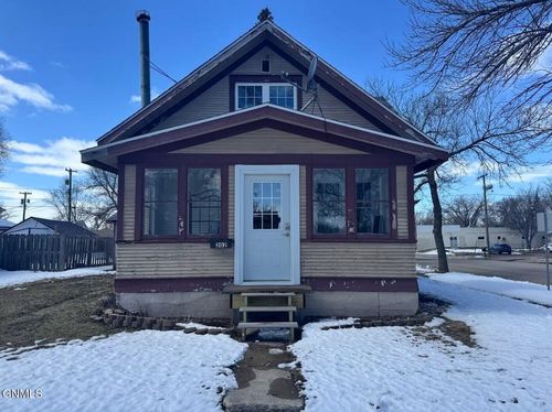 202 4th Ave Sw, Jamestown, ND, 58401-4025 | Card Image