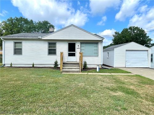 3002 Greer Road, Coventry, OH, 44319 | Card Image