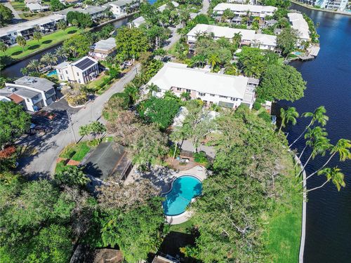 8 Hathaway Ln, Wilton Manors, FL, 33305-3903 | Card Image