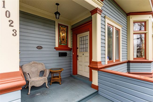 1023 St Charles St, House other with 3 bedrooms, 3 bathrooms and 6 parking in Victoria BC | Image 7