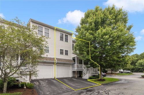 88-88 Red Brook Ln, West Warwick, RI, 02893-7426 | Card Image