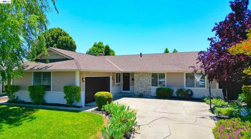637 Dover Way, Livermore, CA, 94551-1843 | Card Image