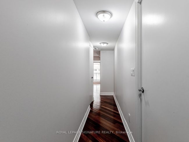 709 - 8 Scollard St, Condo with 0 bedrooms, 1 bathrooms and null parking in Toronto ON | Image 4