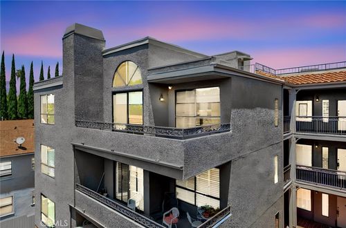 301-14844 Dickens St, Sherman Oaks, CA, 91403-5201 | Card Image