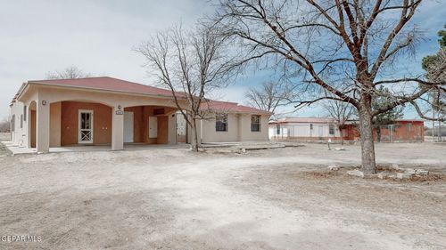 300 Ruffian Way, Clint, TX, 79836-5319 | Card Image