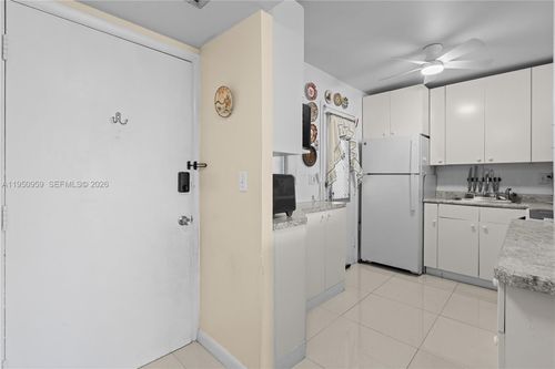 e-407-2930 Point East Dr, Aventura, FL, 33160-5024 | Card Image