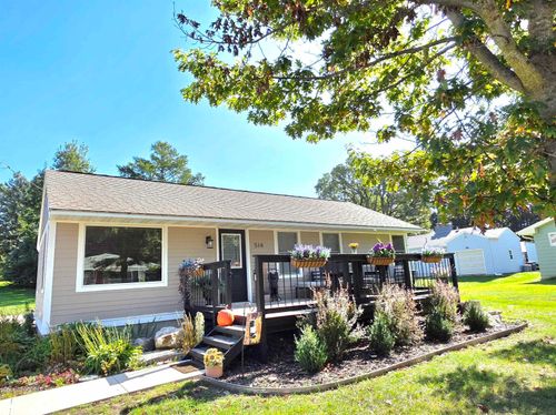 514 17th St W, Clear Lake, IA, 50428-1205 | Card Image