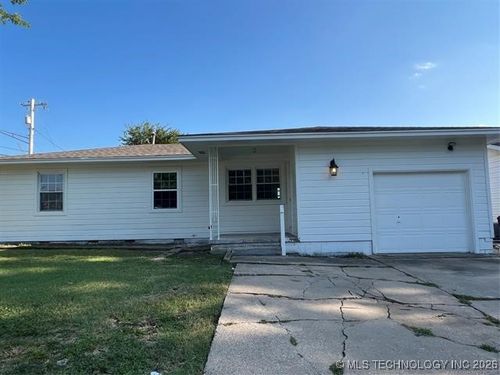 701 W Lansing St, Broken Arrow, OK, 74012-1636 | Card Image