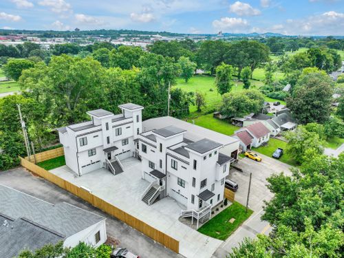 426 E Iris Dr, Nashville, TN, 37204-3271 | Card Image