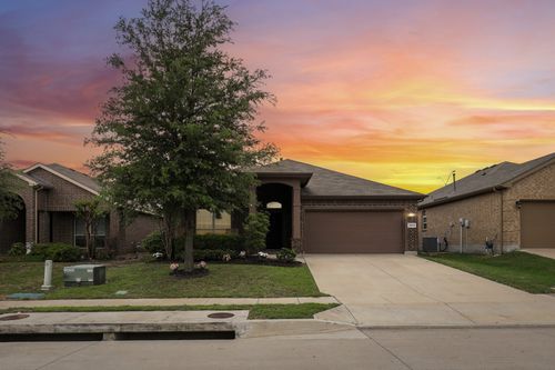 5913 Comanche Peak Dr, Fort Worth, TX, 76179-7134 | Card Image