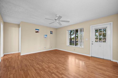 d2-410 Pine Glen Ln, Greenacres, FL, 33463-8508 | Card Image